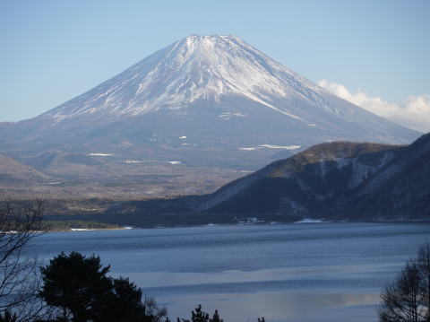 本栖湖からの富士